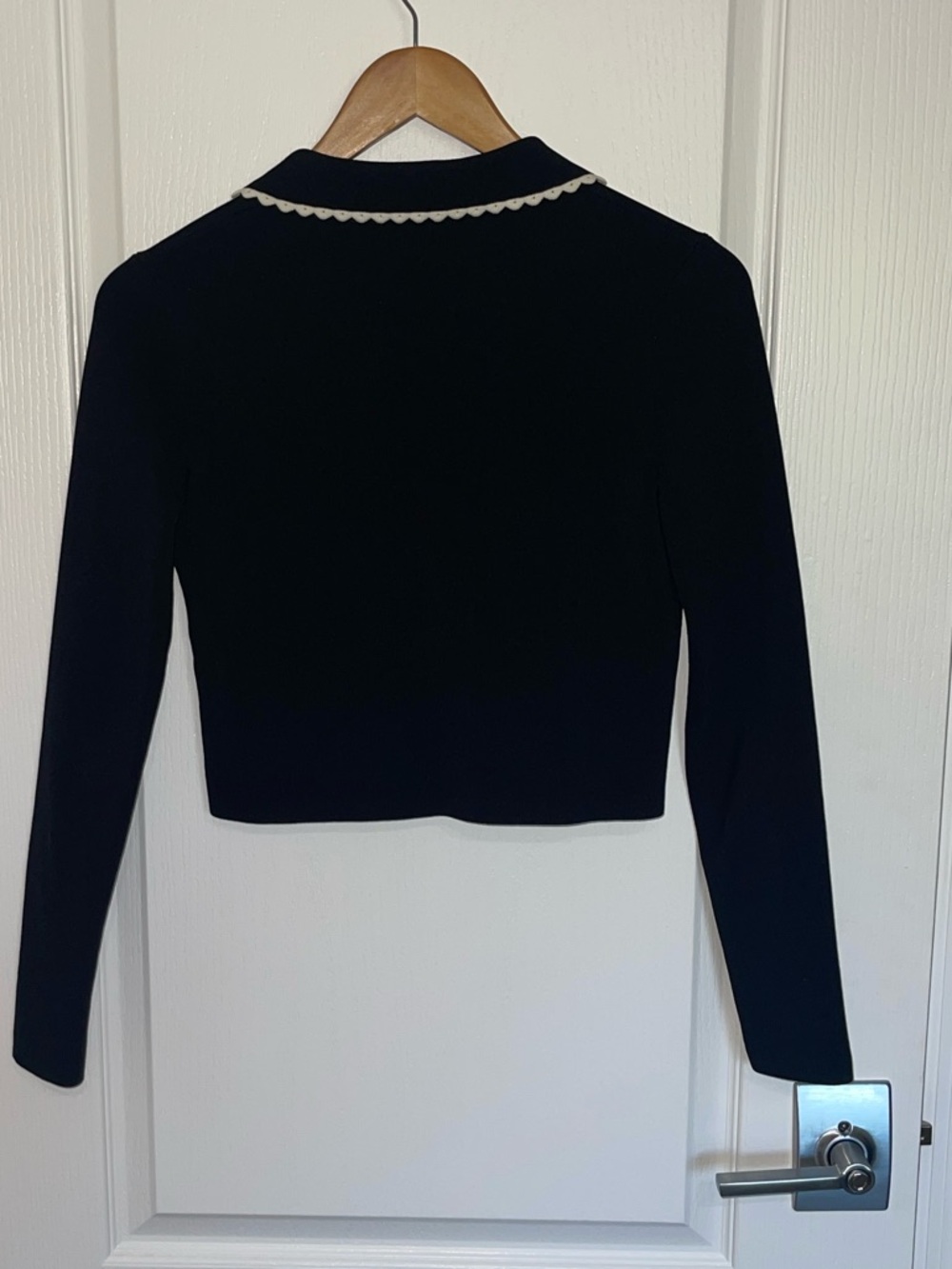 SANDRO LEANNA CROPPED SCALLOPED-TRIM Black Cropped Cardigan White Trim SZ 1 - Picture 10 of 11